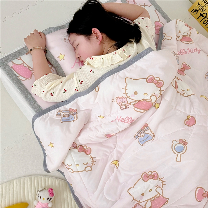 91家纺网 家纺一手货源 找家纺 萌宝家纺 2025新款三丽鸥凉感丝夏被凉席三件套幼儿园小学生宿舍系列 KT-猫
