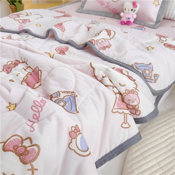 91家纺网 家纺一手货源 找家纺 萌宝家纺 2025新款三丽鸥凉感丝夏被凉席三件套幼儿园小学生宿舍系列 KT-猫