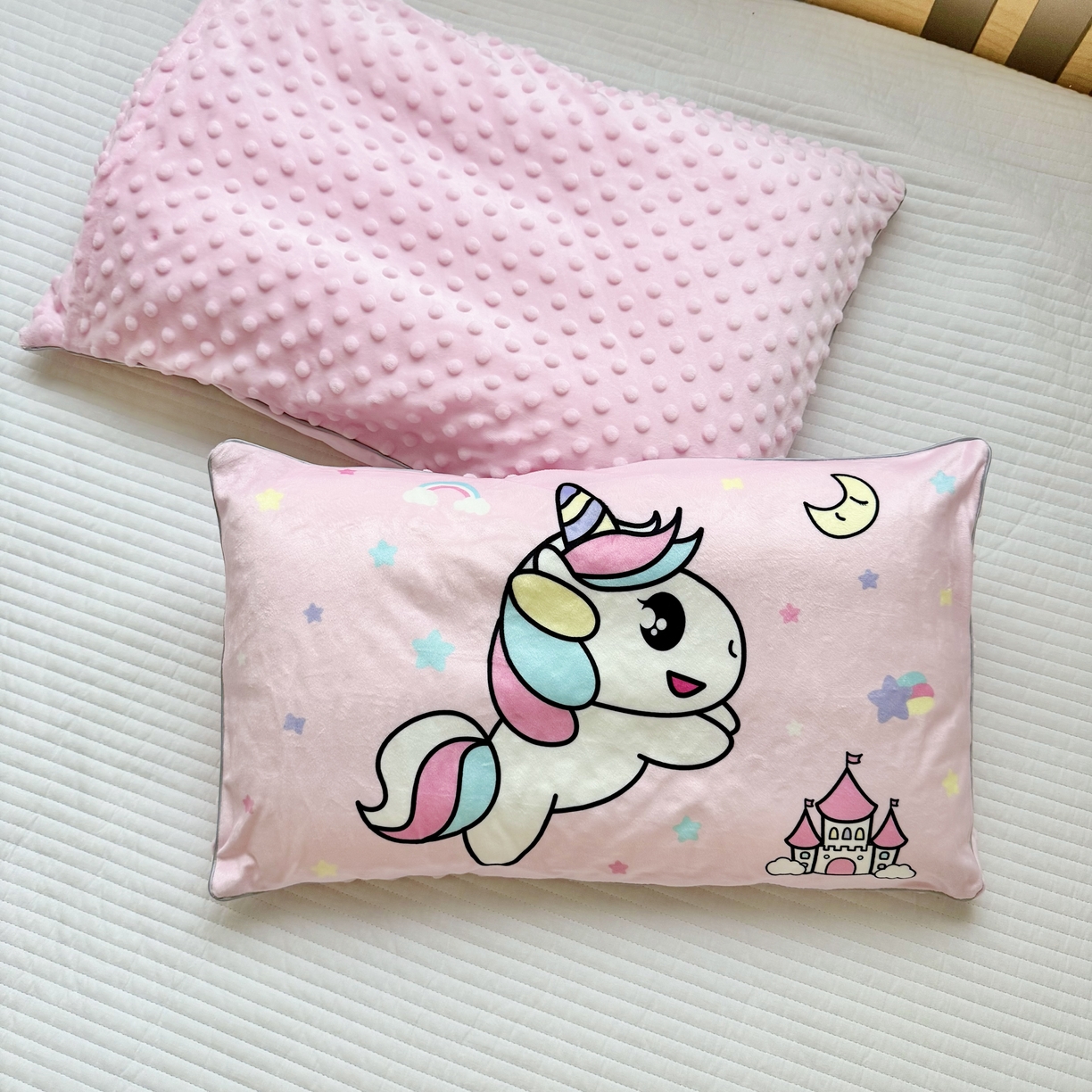 91家纺网 家纺一手货源 找家纺 萌宝家纺 2025新款大版儿童豆豆绒枕套幼儿园安抚枕头枕芯 小马