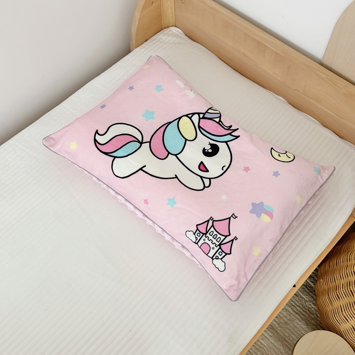 91家纺网 家纺一手货源 找家纺 萌宝家纺 2025新款大版儿童豆豆绒枕套幼儿园安抚枕头枕芯 小马