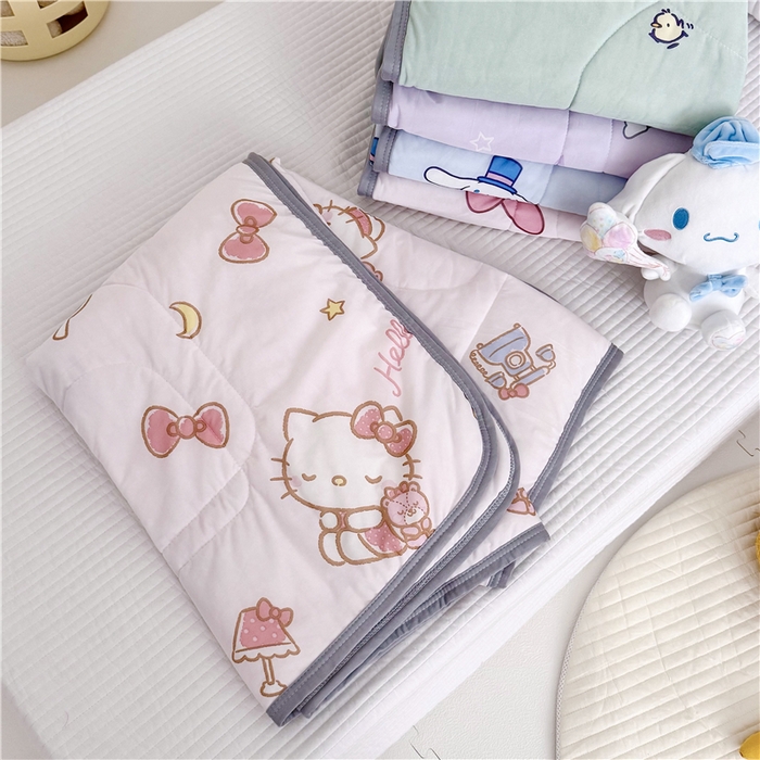 91家纺网 家纺一手货源 找家纺 萌宝家纺 2025新款三丽鸥凉感丝夏被凉席三件套幼儿园小学生宿舍系列 KT-猫