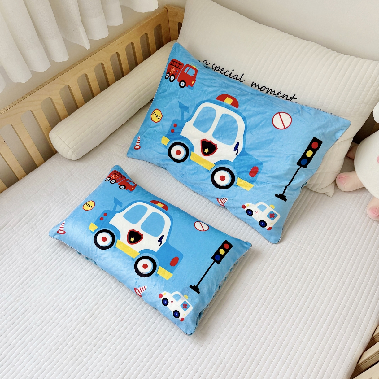 91家纺网 家纺一手货源 找家纺 萌宝家纺 2025新款大版儿童豆豆绒枕套幼儿园安抚枕头枕芯 小汽车