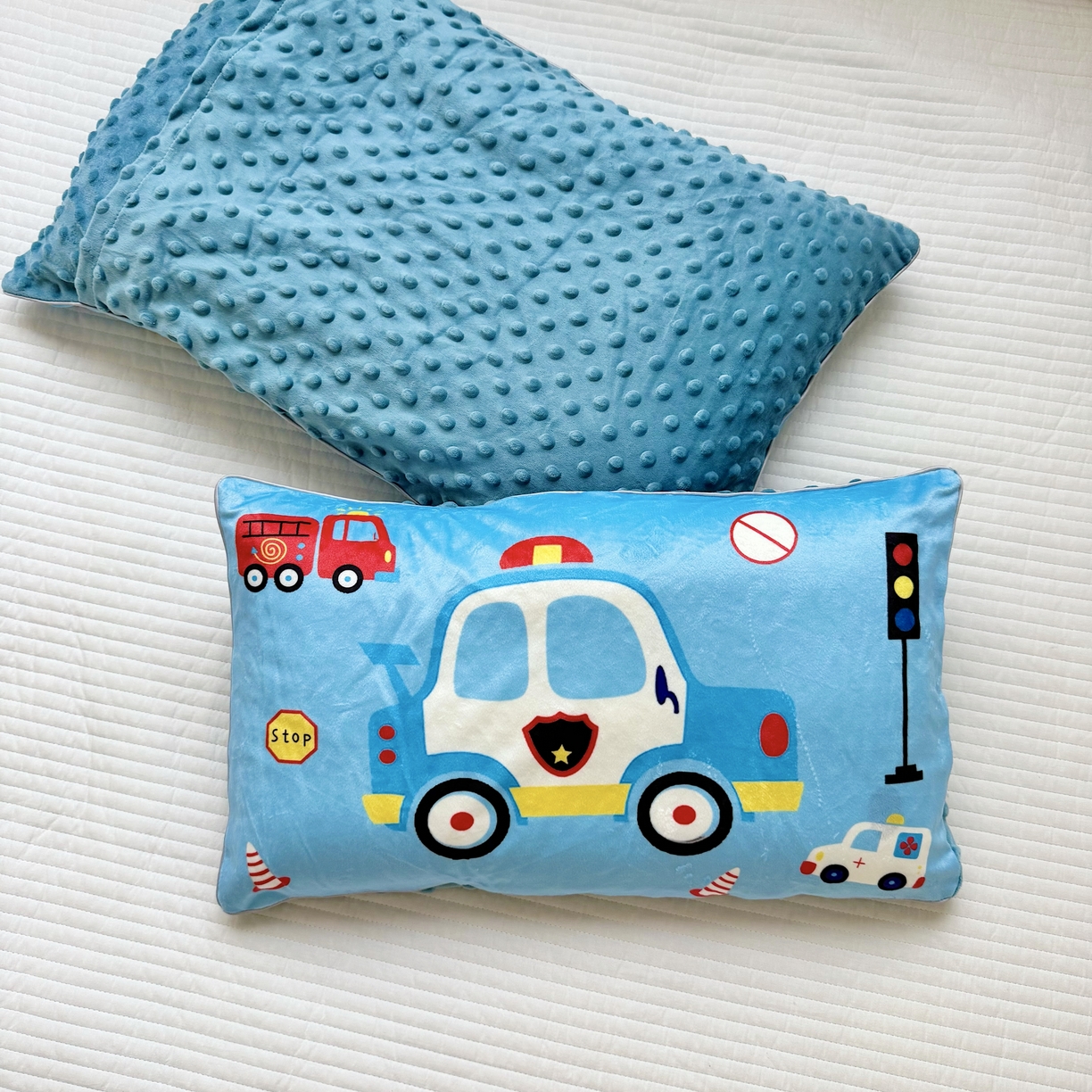 91家纺网 家纺一手货源 找家纺 萌宝家纺 2025新款大版儿童豆豆绒枕套幼儿园安抚枕头枕芯 小汽车