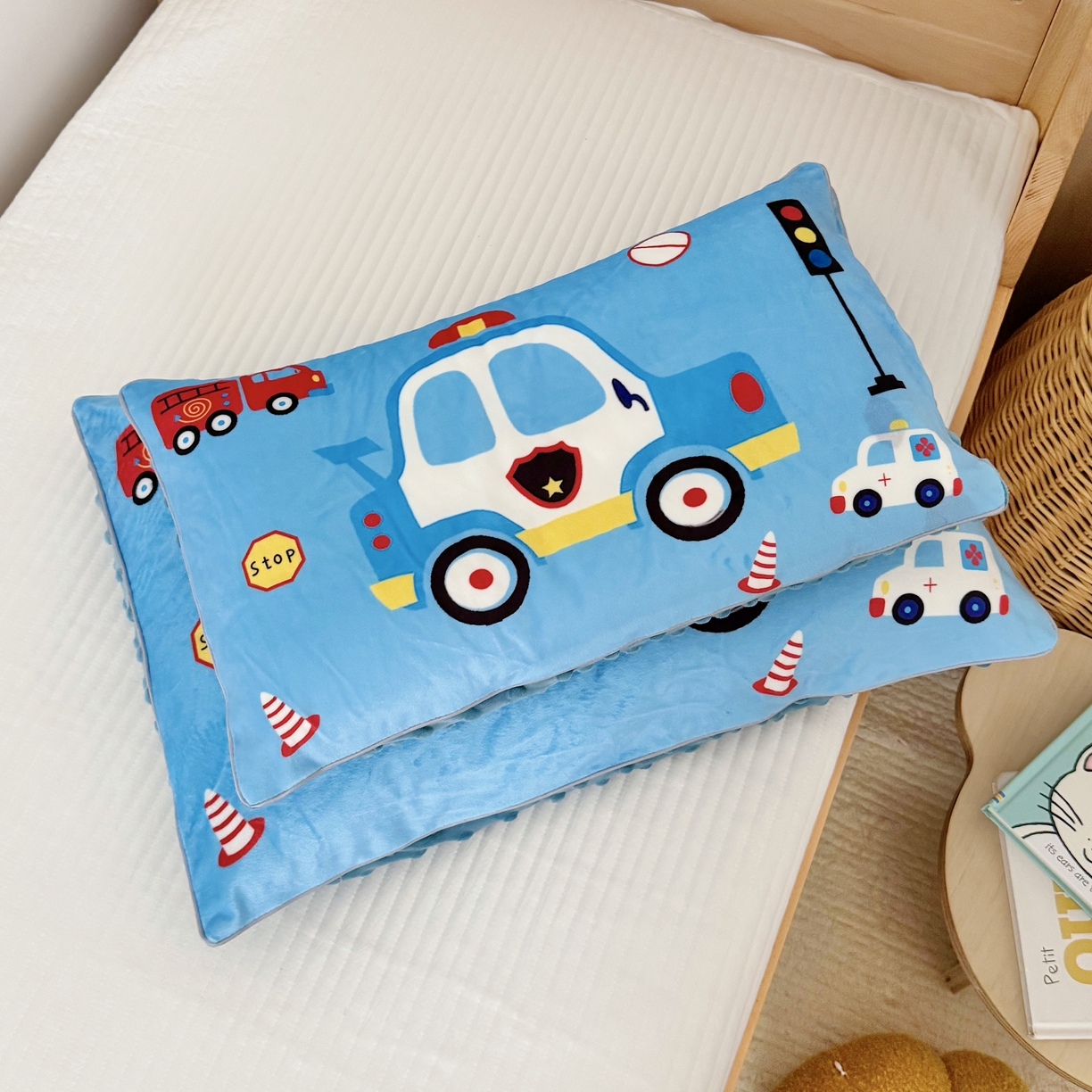 91家纺网 家纺一手货源 找家纺 萌宝家纺 2025新款大版儿童豆豆绒枕套幼儿园安抚枕头枕芯 小汽车