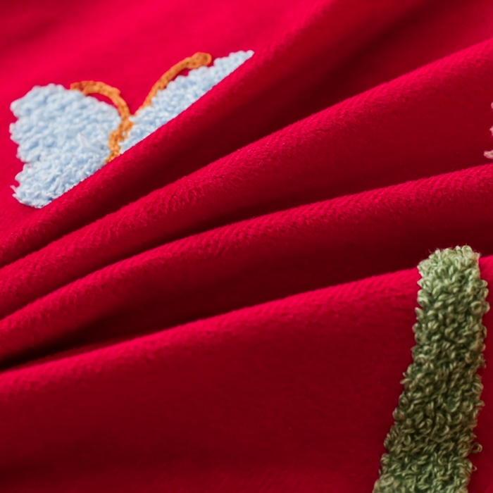 91家纺网 家纺一手货源 找家纺 唐人居 2025新款宝宝绒毛巾绣花边四件套-蒲公英之恋 蒲公英之恋酱红