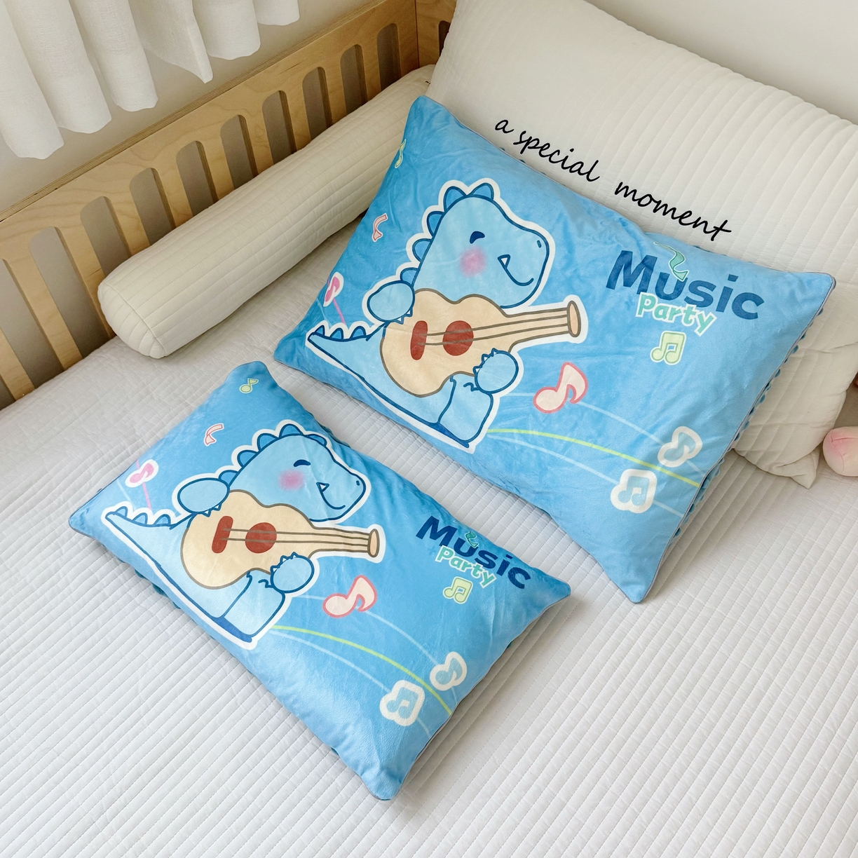 91家纺网 家纺一手货源 找家纺 萌宝家纺 2025新款大版儿童豆豆绒枕套幼儿园安抚枕头枕芯 音乐恐龙