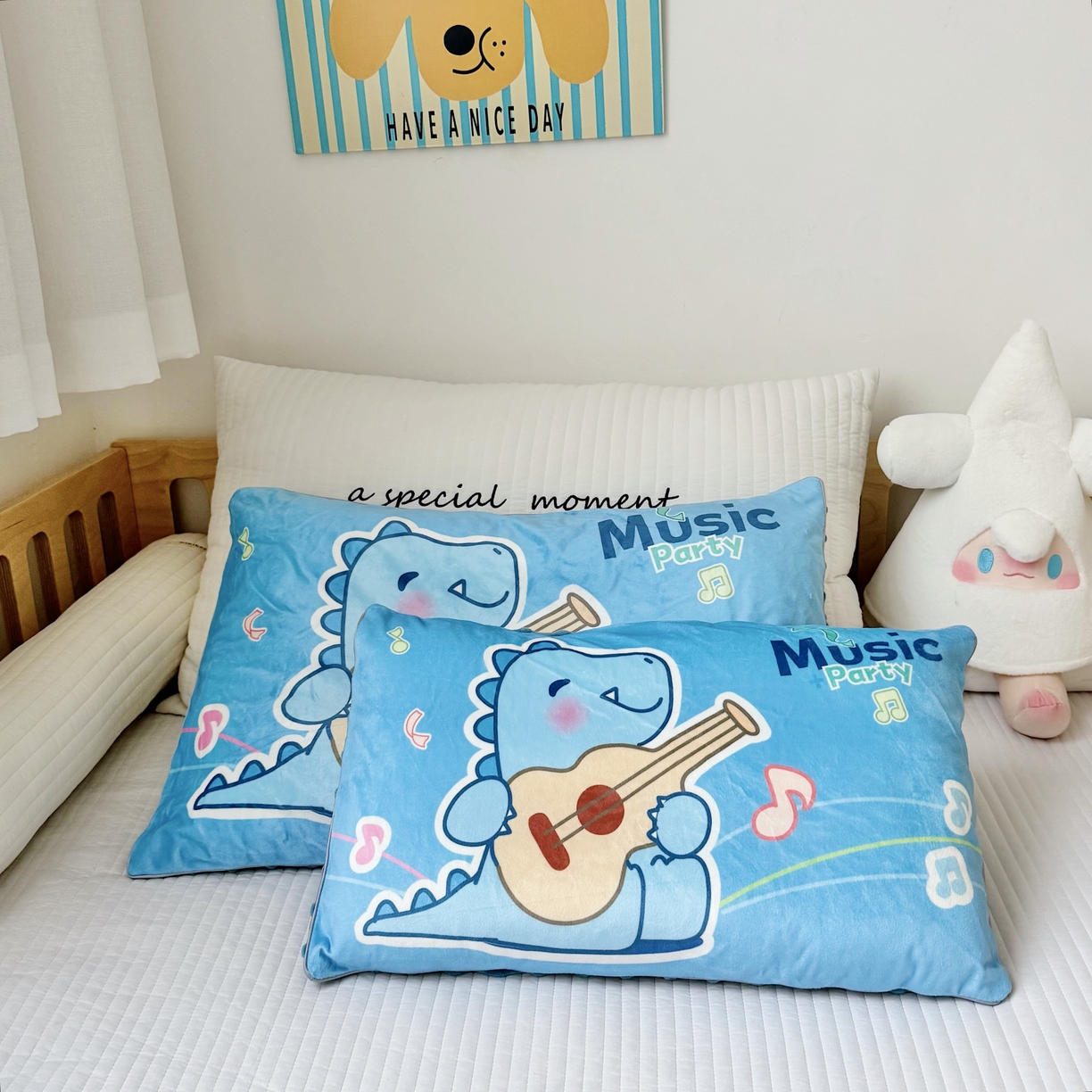 91家纺网 家纺一手货源 找家纺 萌宝家纺 2025新款大版儿童豆豆绒枕套幼儿园安抚枕头枕芯 音乐恐龙