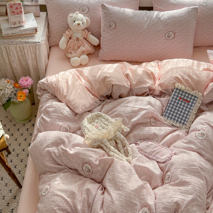 91家纺网 家纺一手货源 找家纺 丽美人家纺 2025新款【全尺寸不断货】高克重木棉提花双层纱四件套 QB赫本-粉