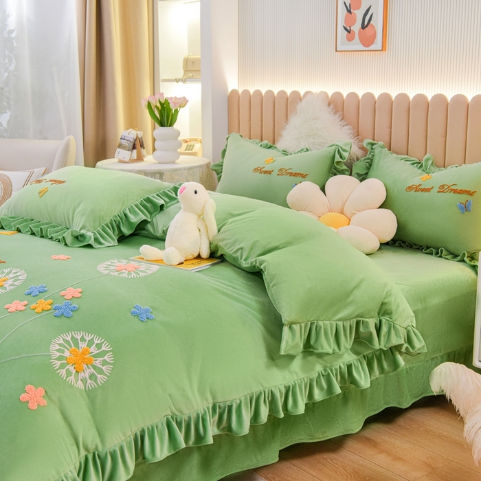 91家纺网 家纺一手货源 找家纺 唐人居 2025新款宝宝绒毛巾绣花边四件套-蒲公英之恋 蒲公英之恋-绿
