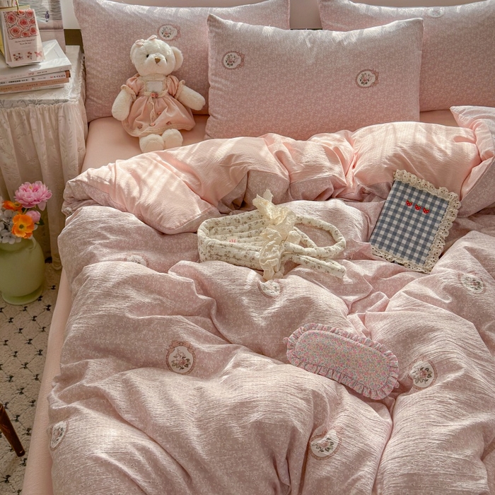 91家纺网 家纺一手货源 找家纺 丽美人家纺 2025新款【全尺寸不断货】高克重木棉提花双层纱四件套 QB赫本-粉