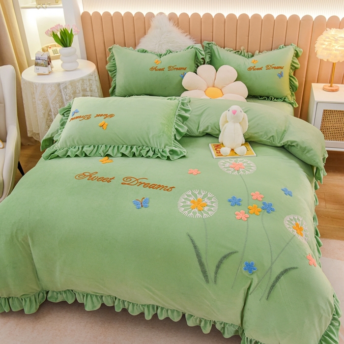 91家纺网 家纺一手货源 找家纺 唐人居 2025新款宝宝绒毛巾绣花边四件套-蒲公英之恋 蒲公英之恋-绿