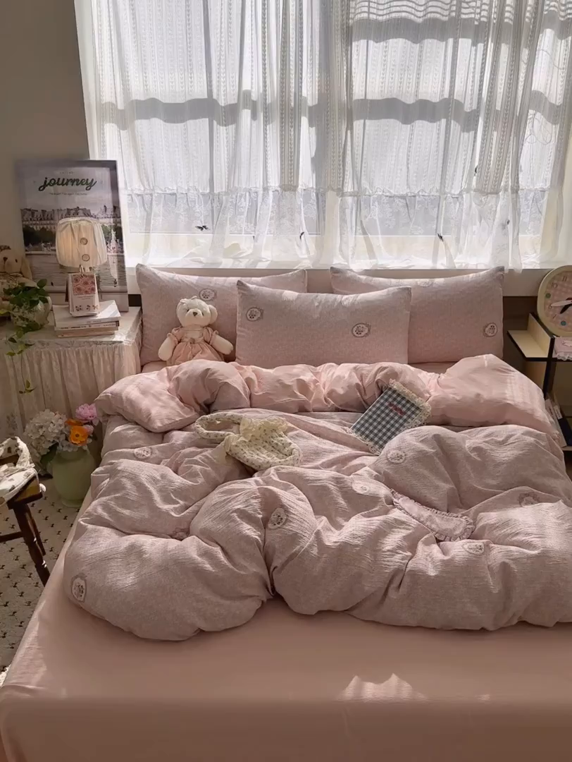 91家纺网 家纺一手货源 找家纺 丽美人家纺 2025新款【全尺寸不断货】高克重木棉提花双层纱四件套 QB赫本-粉