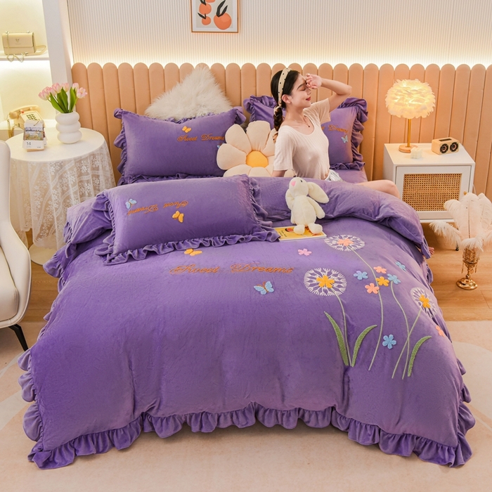 91家纺网 家纺一手货源 找家纺 唐人居 2025新款宝宝绒毛巾绣花边四件套-蒲公英之恋 蒲公英之恋-紫