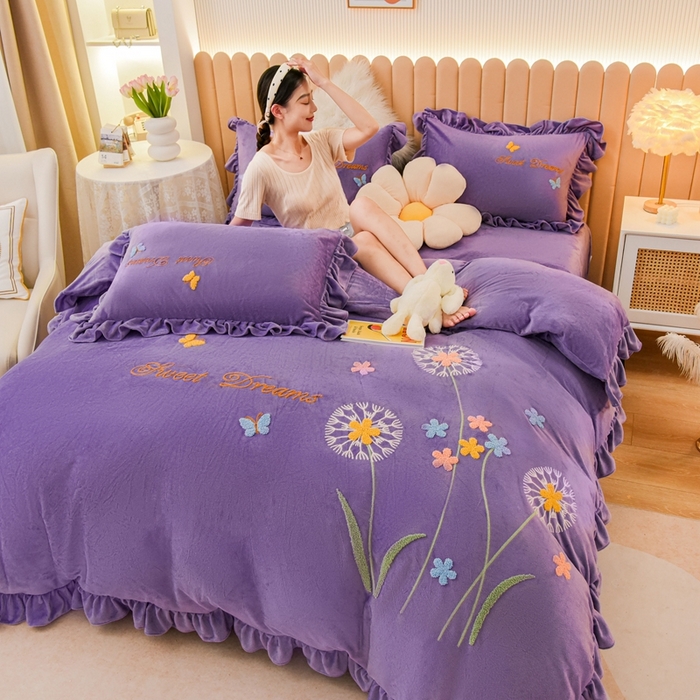 91家纺网 家纺一手货源 找家纺 唐人居 2025新款宝宝绒毛巾绣花边四件套-蒲公英之恋 蒲公英之恋-紫