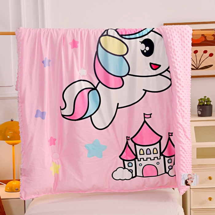 91家纺网 家纺一手货源 找家纺 萌宝家纺 2025新款可拆洗A类儿童豆豆绒大豆冬被儿童婴儿绒春秋被安抚被被子被芯 小马