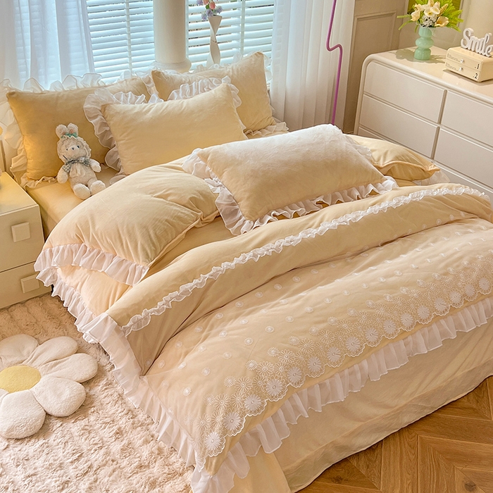 91家纺网 家纺一手货源 找家纺 唐人居 2025新款法式蕾丝花边宝宝绒四件套--安妮系列 安妮-黄