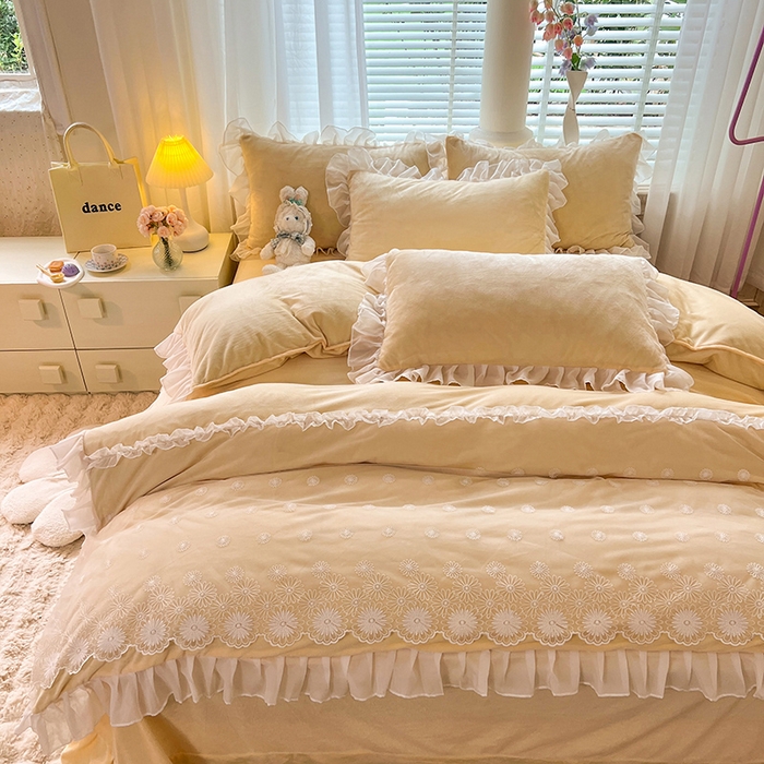 91家纺网 家纺一手货源 找家纺 唐人居 2025新款法式蕾丝花边宝宝绒四件套--安妮系列 安妮-黄