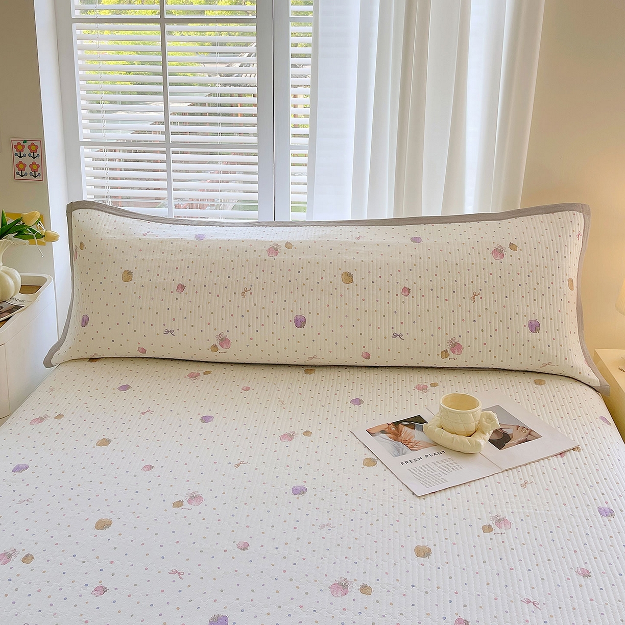 91家纺网 家纺一手货源 找家纺 雨彤家纺 2025新款A类双层纱夹棉双人枕巾 点点莓果