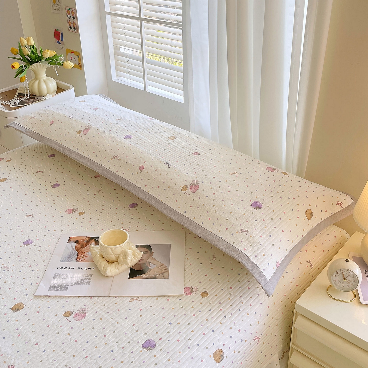 91家纺网 家纺一手货源 找家纺 雨彤家纺 2025新款A类双层纱夹棉双人枕巾 点点莓果