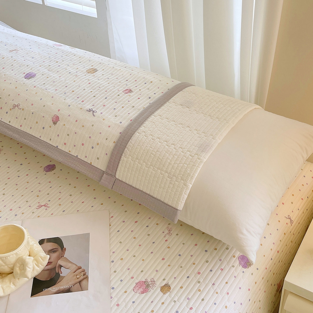 91家纺网 家纺一手货源 找家纺 雨彤家纺 2025新款A类双层纱夹棉双人枕巾 点点莓果