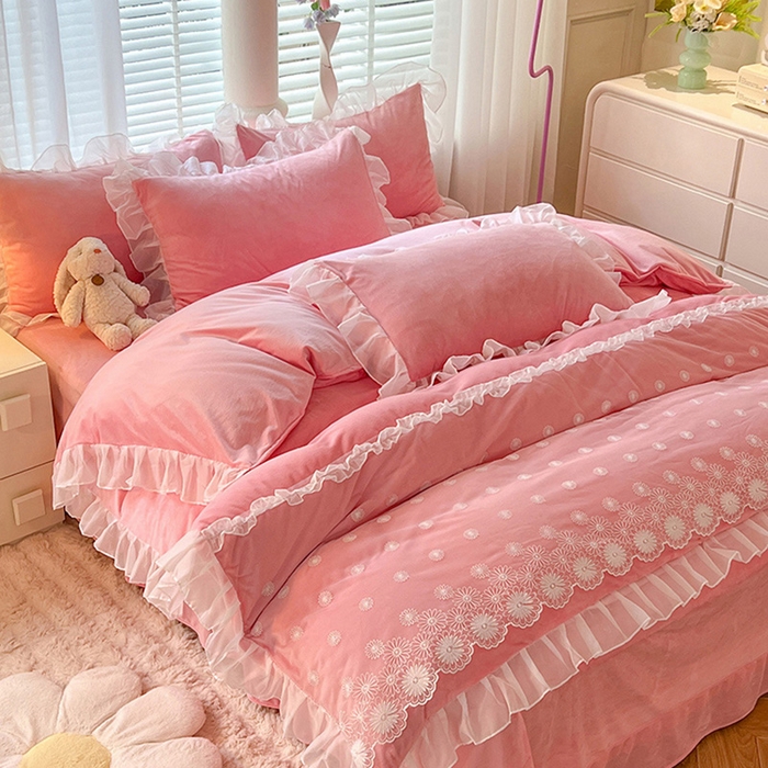 91家纺网 家纺一手货源 找家纺 唐人居 2025新款法式蕾丝花边宝宝绒四件套--安妮系列 安妮-樱桃粉