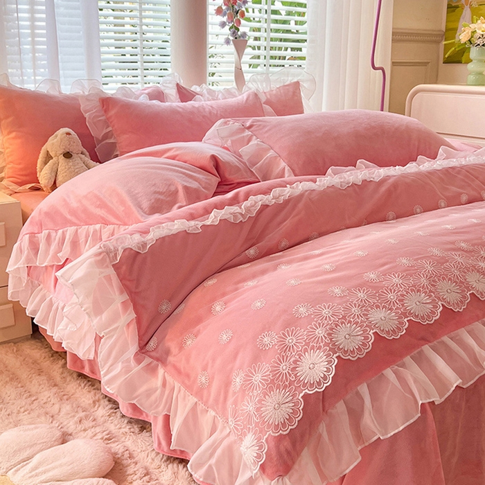 91家纺网 家纺一手货源 找家纺 唐人居 2025新款法式蕾丝花边宝宝绒四件套--安妮系列 安妮-樱桃粉