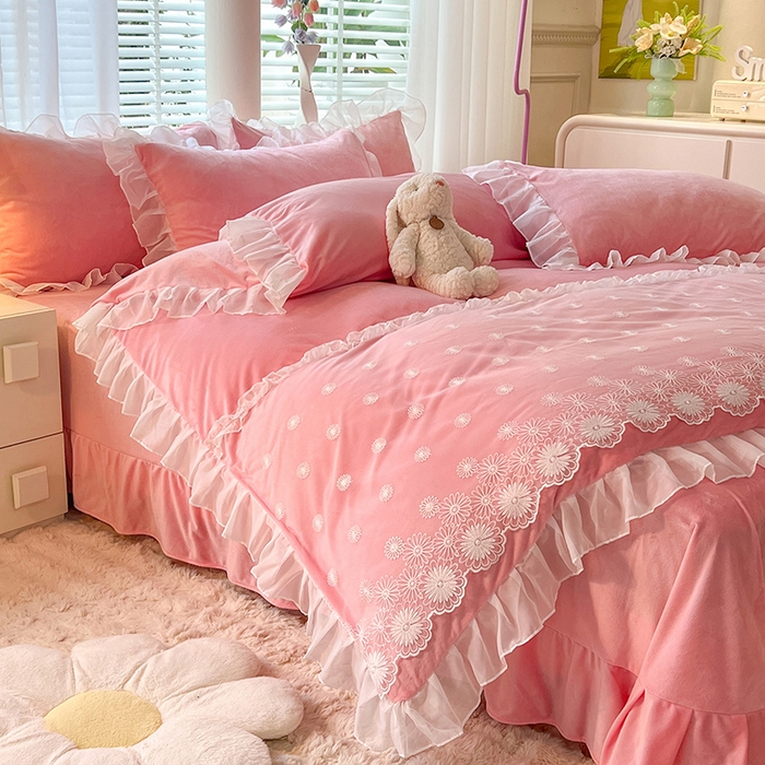 91家纺网 家纺一手货源 找家纺 唐人居 2025新款法式蕾丝花边宝宝绒四件套--安妮系列 安妮-樱桃粉