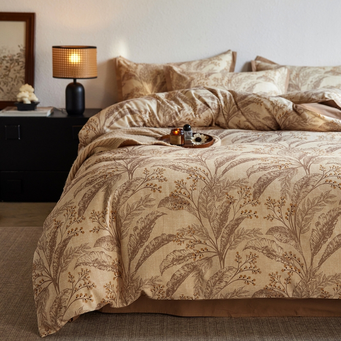 91家纺网 家纺一手货源 找家纺 千朵森 2025新款全棉拼角印花磨毛四件套 花韵