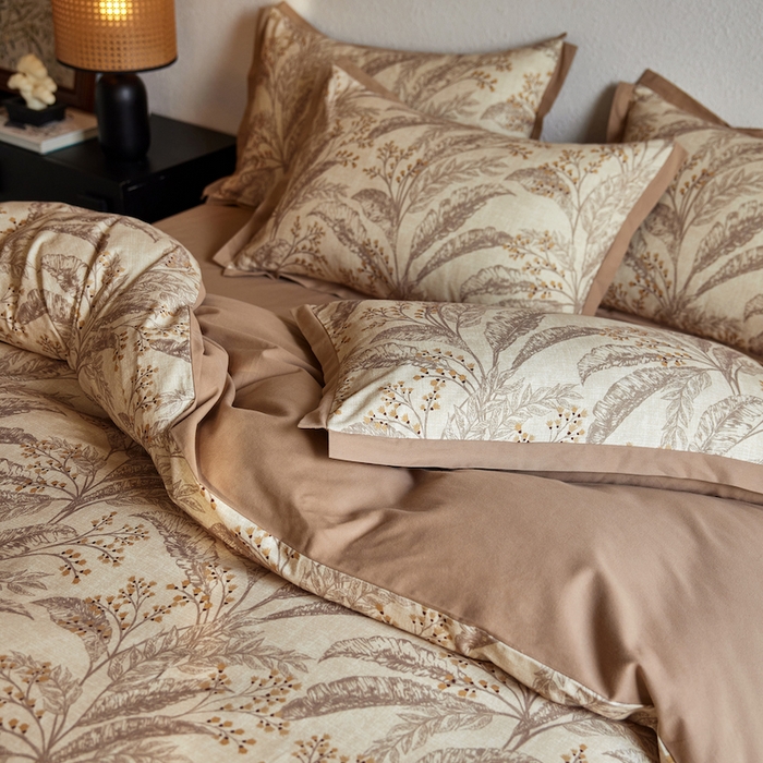 91家纺网 家纺一手货源 找家纺 千朵森 2025新款全棉拼角印花磨毛四件套 花韵