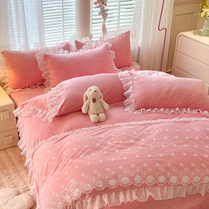 91家纺网 家纺一手货源 找家纺 唐人居 2025新款法式蕾丝花边宝宝绒四件套--安妮系列 安妮-樱桃粉