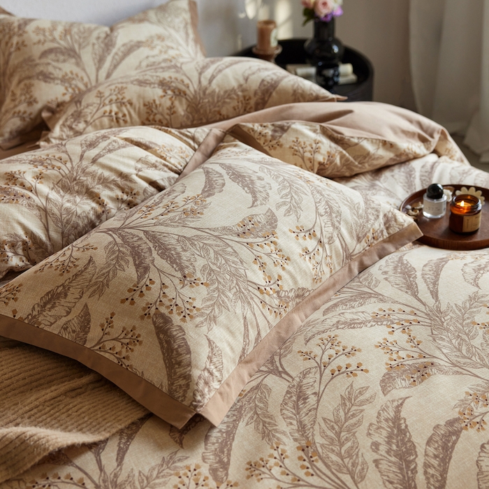 91家纺网 家纺一手货源 找家纺 千朵森 2025新款全棉拼角印花磨毛四件套 花韵