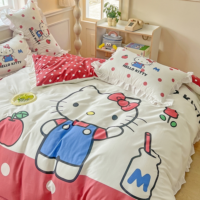 91家纺网 家纺一手货源 找家纺 2025新款大版三丽鸥系列 纯棉床单全棉床裙学生三四件套 花边款 大版花边-苹果KT