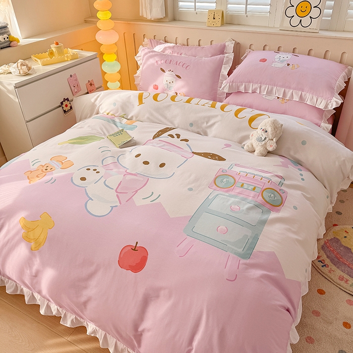 91家纺网 家纺一手货源 找家纺 2025新款大版三丽鸥系列 纯棉床单全棉床裙学生三四件套 花边款 花边款-活力帕恰狗