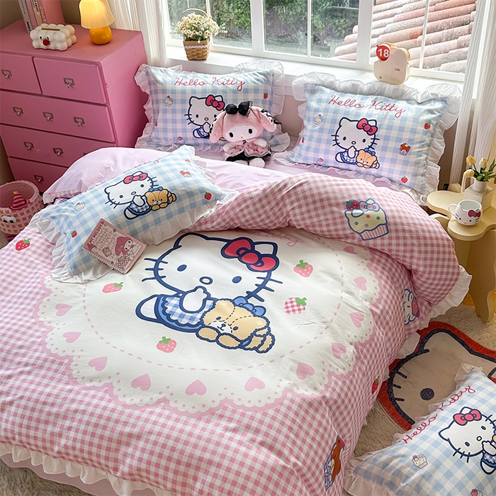 91家纺网 家纺一手货源 找家纺 2025新款大版三丽鸥系列 纯棉床单全棉床裙学生三四件套 花边款 奶油凯蒂猫-白花边