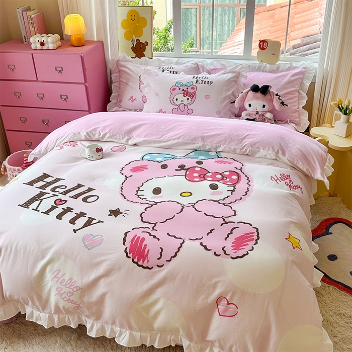 91家纺网 家纺一手货源 找家纺 2025新款大版三丽鸥系列 纯棉床单全棉床裙学生三四件套 花边款 宝宝凯蒂猫-白花边