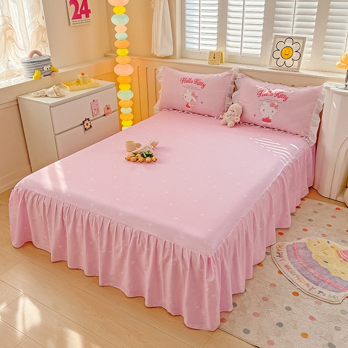 91家纺网 家纺一手货源 找家纺 2025新款大版三丽鸥系列 纯棉床单全棉床裙学生三四件套 花边款 花边款-心动凯蒂