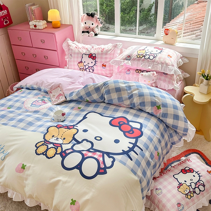 91家纺网 家纺一手货源 找家纺 2025新款大版三丽鸥系列 纯棉床单全棉床裙学生三四件套 花边款 凯蒂猫和熊-白花边