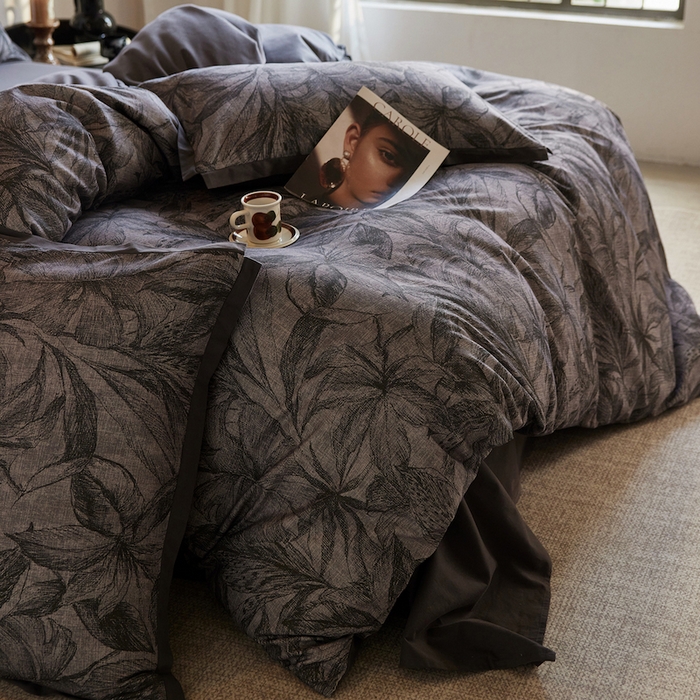 91家纺网 家纺一手货源 找家纺 千朵森 2025新款全棉拼角印花磨毛四件套 黛叶