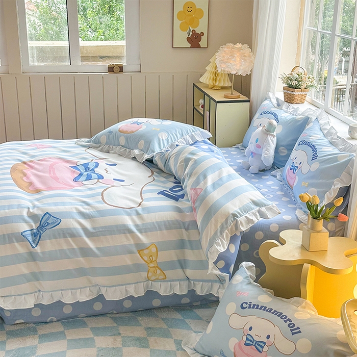 91家纺网 家纺一手货源 找家纺 2025新款大版三丽鸥系列 纯棉床单全棉床裙学生三四件套 花边款 领带玉桂狗-白花边