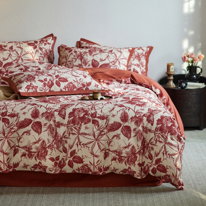 91家纺网 家纺一手货源 找家纺 千朵森 2025新款全棉拼角印花磨毛四件套 红蔓