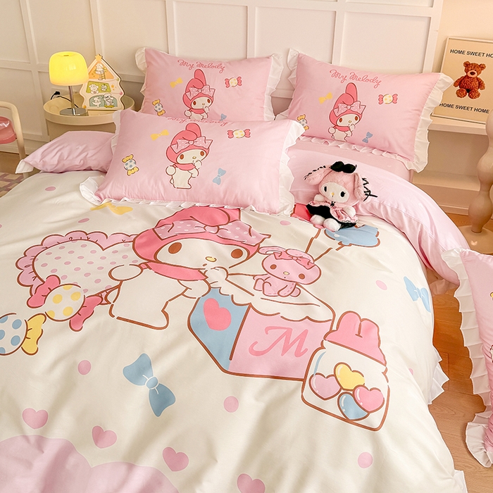 91家纺网 家纺一手货源 找家纺 2025新款大版三丽鸥系列 纯棉床单全棉床裙学生三四件套 花边款 大版花边-糖果美乐蒂