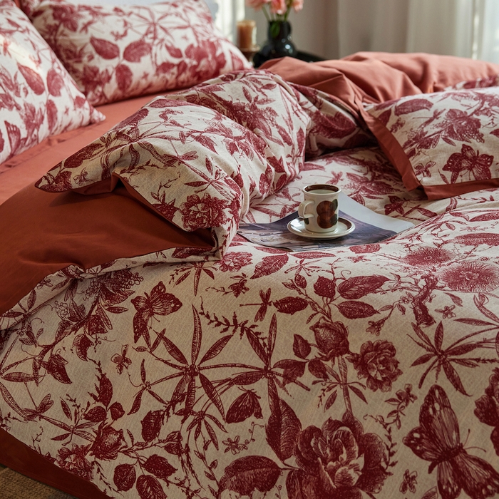 91家纺网 家纺一手货源 找家纺 千朵森 2025新款全棉拼角印花磨毛四件套 红蔓