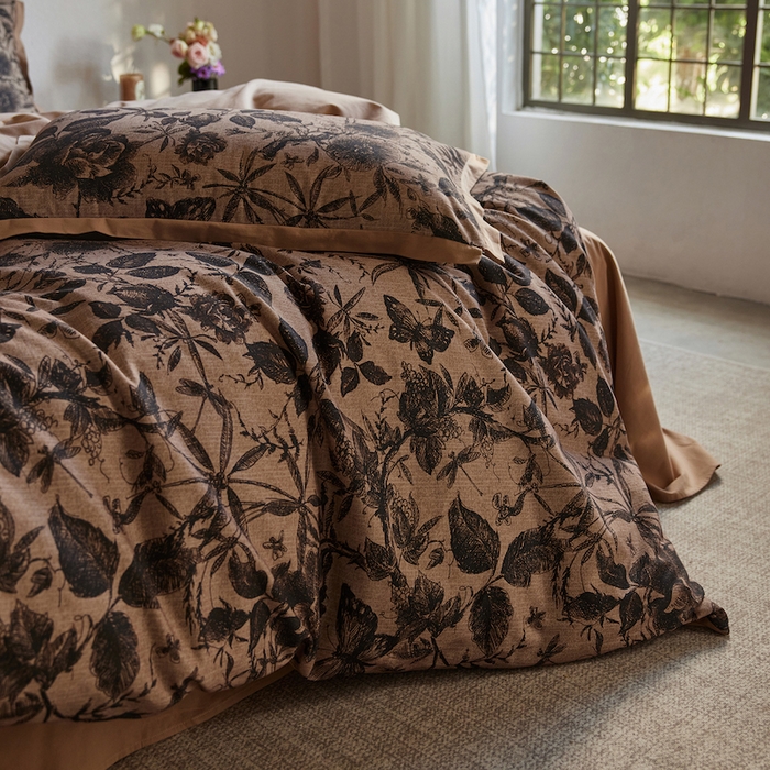 91家纺网 家纺一手货源 找家纺 千朵森 2025新款全棉拼角印花磨毛四件套 墨绘