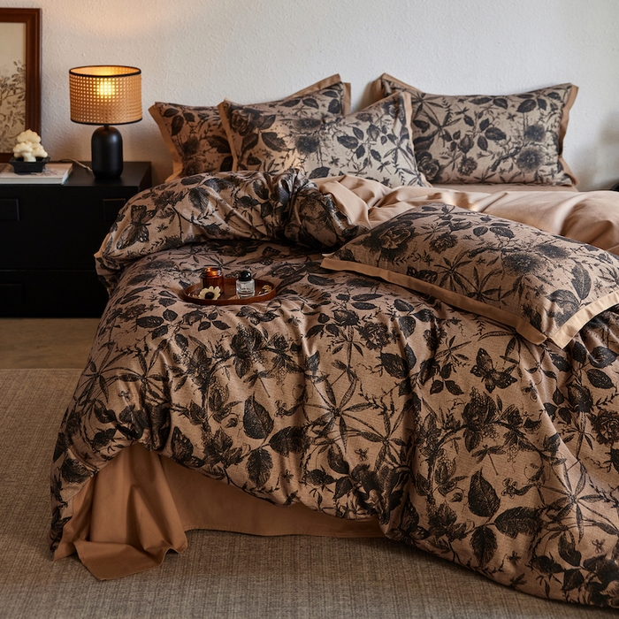 91家纺网 家纺一手货源 找家纺 千朵森 2025新款全棉拼角印花磨毛四件套 墨绘