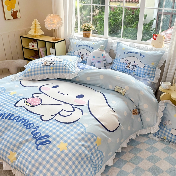 91家纺网 家纺一手货源 找家纺 2025新款大版三丽鸥系列 纯棉床单全棉床裙学生三四件套 花边款 奶芙玉桂狗-白花边