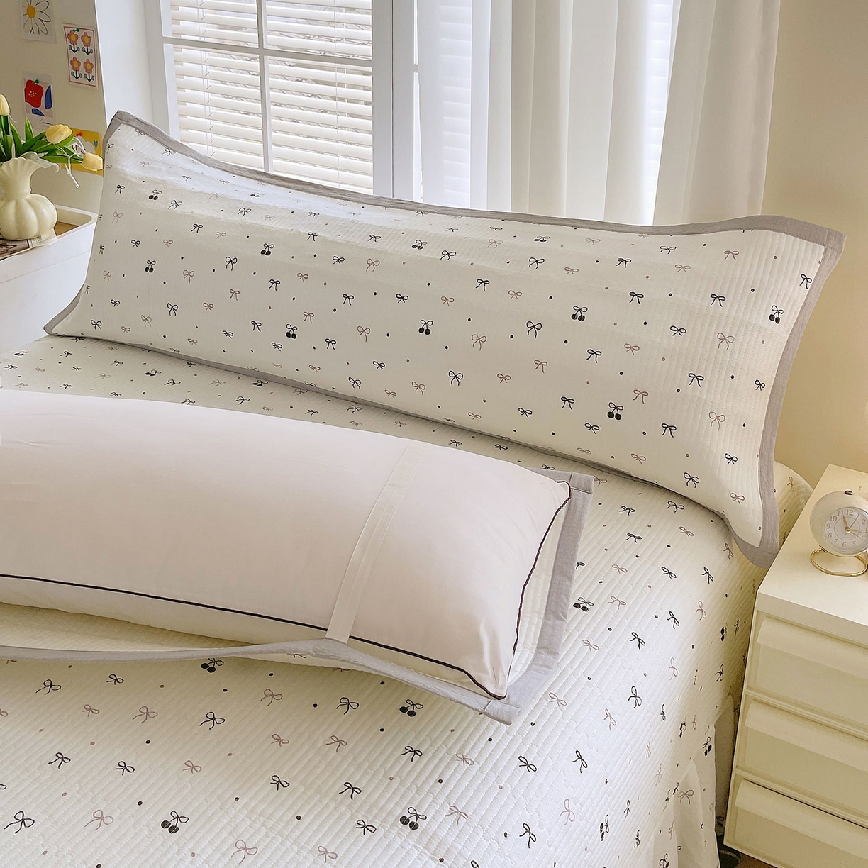 91家纺网 家纺一手货源 找家纺 雨彤家纺 2025新款A类双层纱夹棉双人枕巾 黑樱梦境