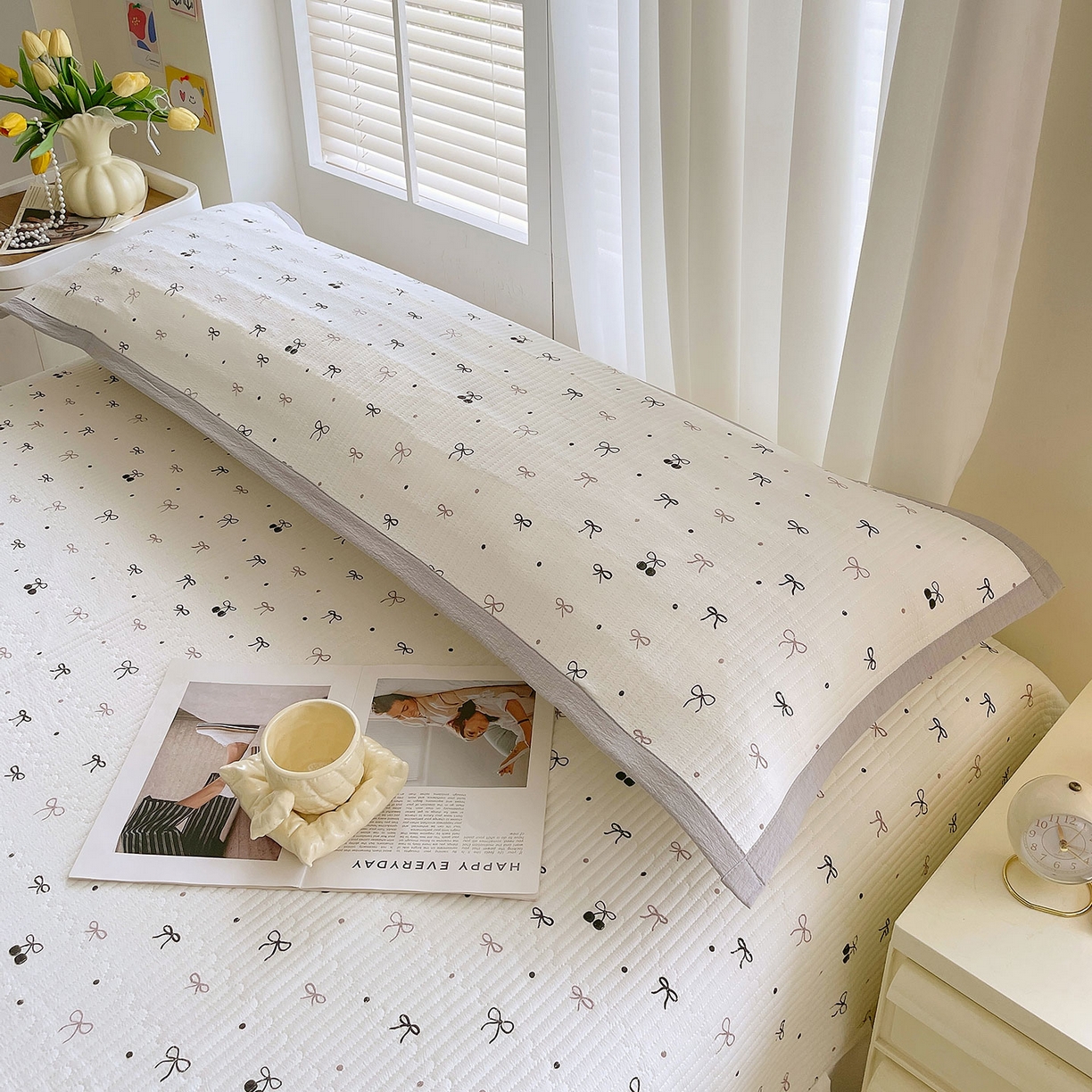 91家纺网 家纺一手货源 找家纺 雨彤家纺 2025新款A类双层纱夹棉双人枕巾 黑樱梦境