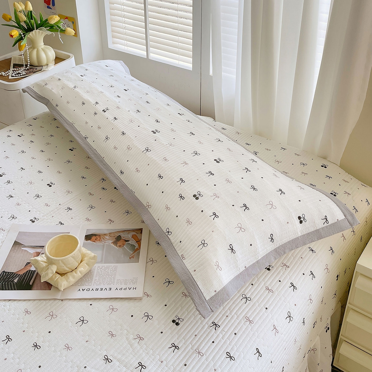 91家纺网 家纺一手货源 找家纺 雨彤家纺 2025新款A类双层纱夹棉双人枕巾 黑樱梦境