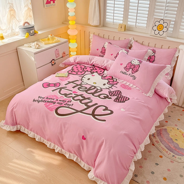 91家纺网 家纺一手货源 找家纺 2025新款大版三丽鸥系列 纯棉床单全棉床裙学生三四件套 花边款 花边款-凯蒂宝贝