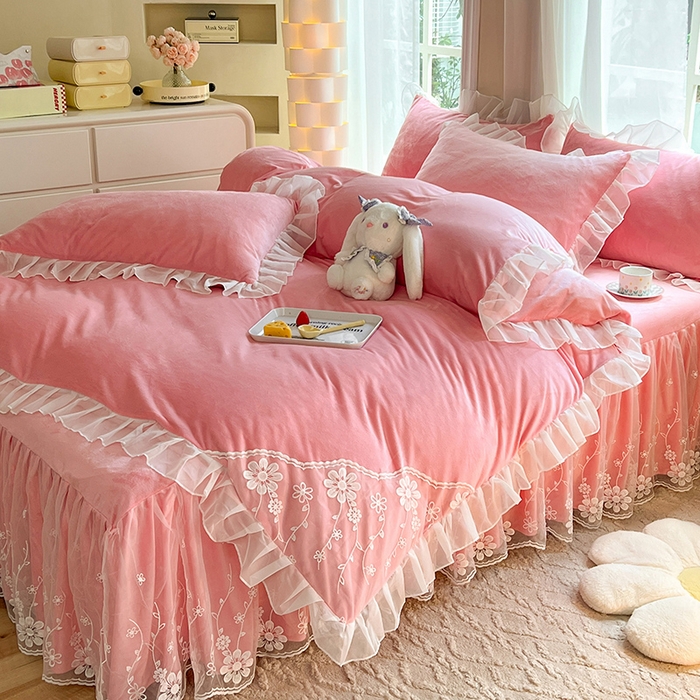 91家纺网 家纺一手货源 找家纺 唐人居 2025新款宝宝绒蕾丝花边四件套--米朵系列 米朵-樱桃粉